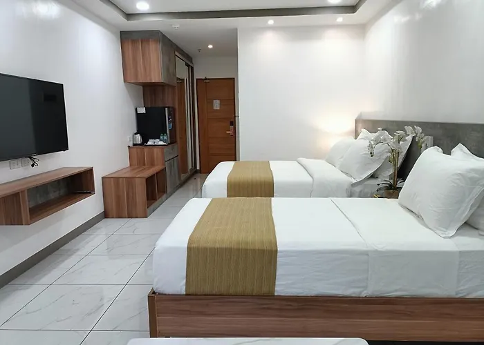 Rosh Hotel