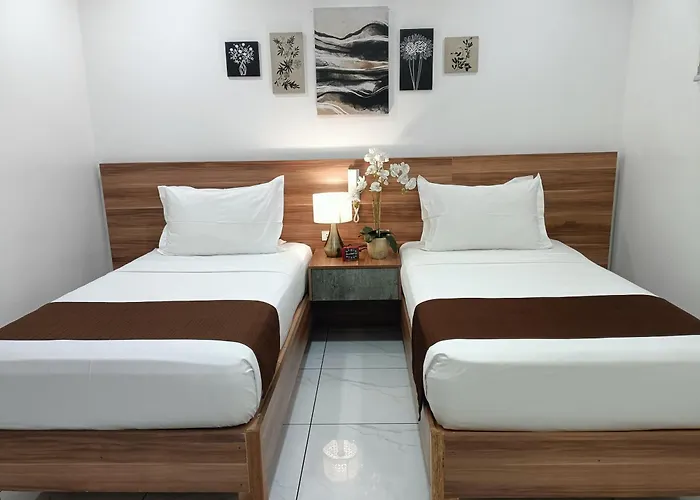 Rosh Hotel