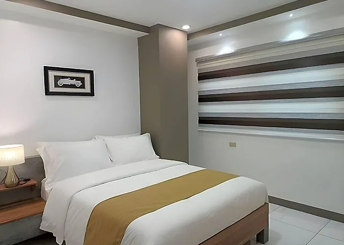 Rosh Hotel